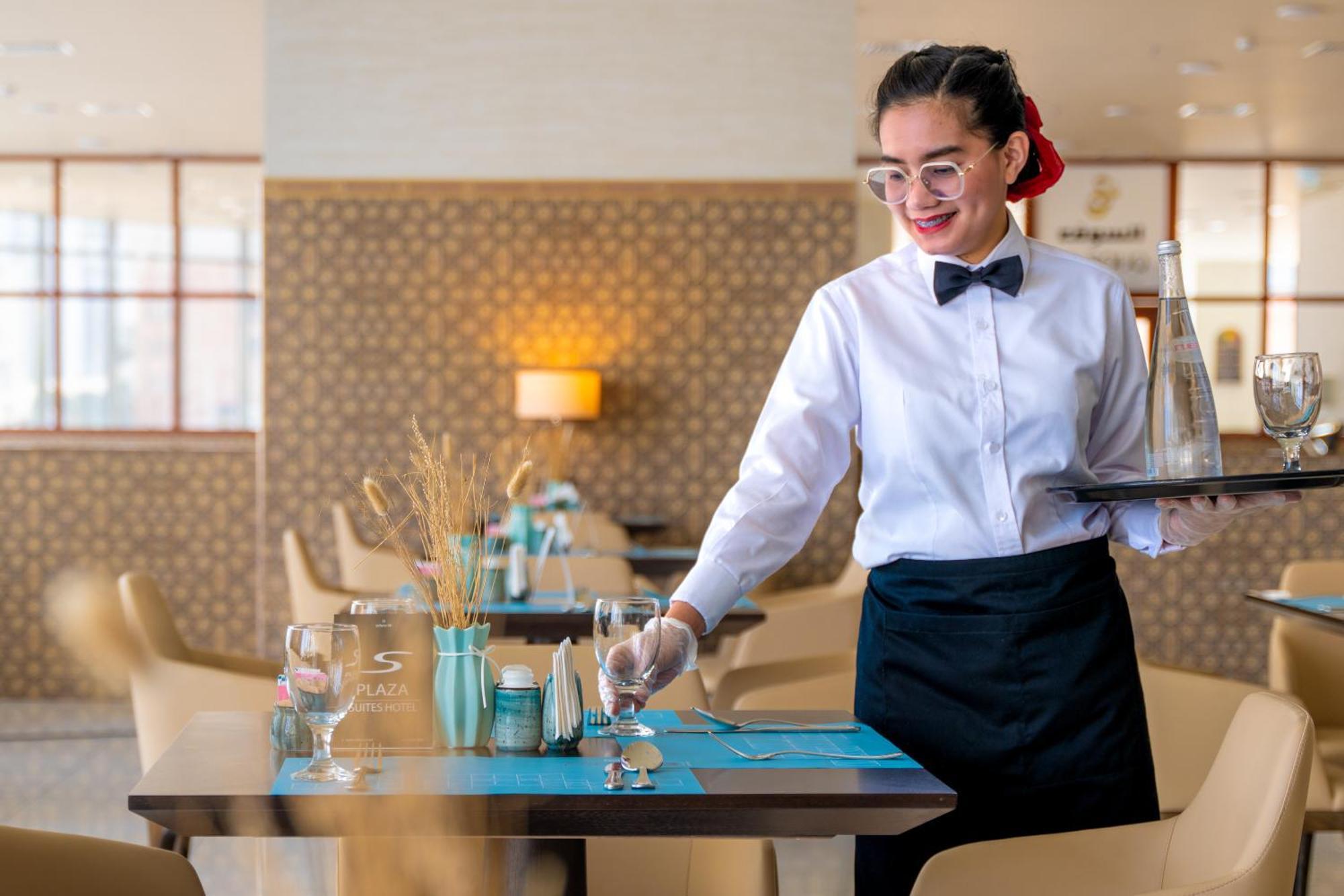 S Plaza Suites Hotel Seef Екстер'єр фото